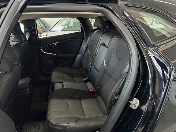 Volvo V40 Cross Country 19 of 23