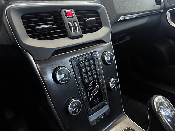 Volvo V40 Cross Country 16 of 23