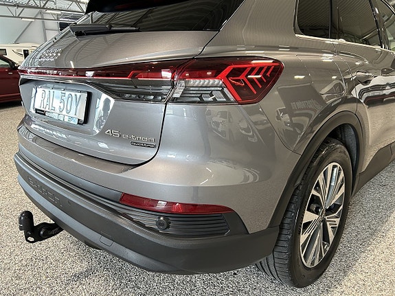 Audi Q4 e-tron 8 of 26