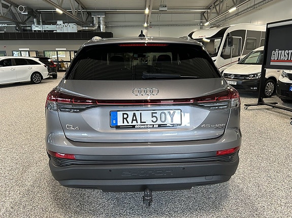 Audi Q4 e-tron 3 of 26