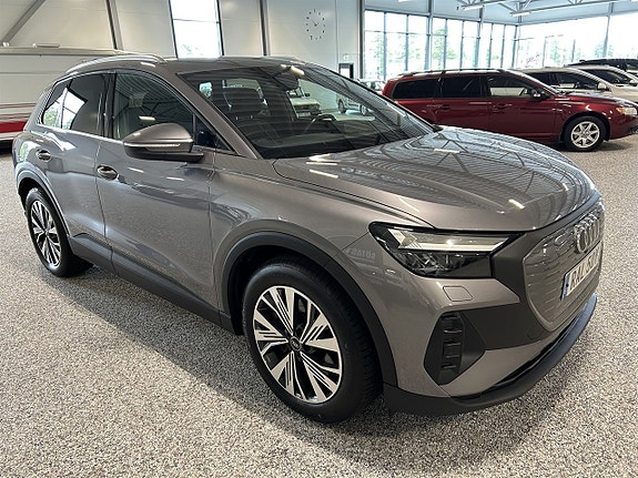 Audi Q4 e-tron 5 of 26