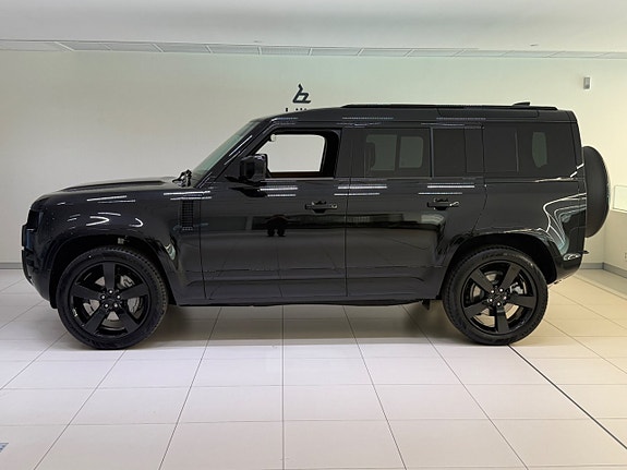 Land Rover Defender 110 3 of 24