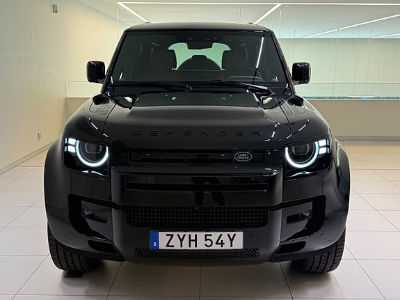 Land Rover Defender 110 2 of 24