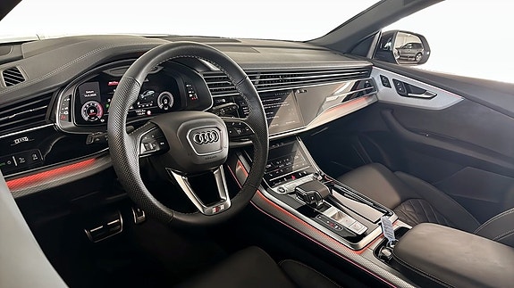 Audi Q8 10 of 24