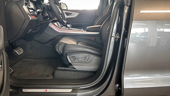 Audi Q8 3 of 24