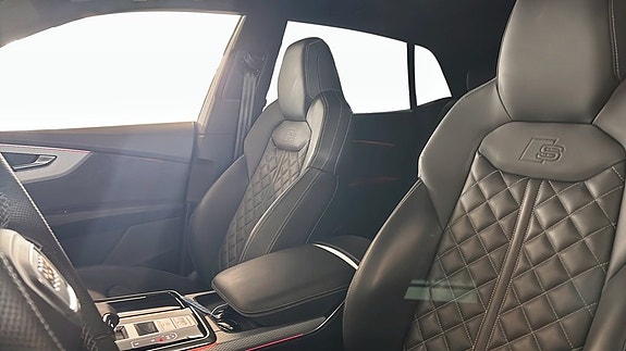 Audi Q8 11 of 24