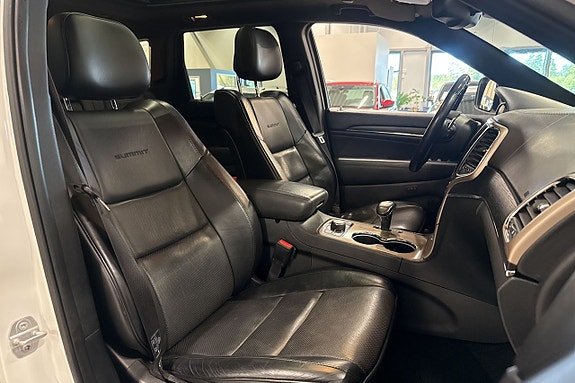 Jeep Grand Cherokee 22 of 25