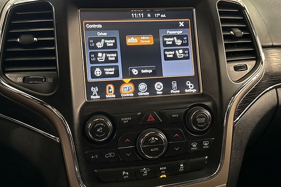 Jeep Grand Cherokee 13 of 25