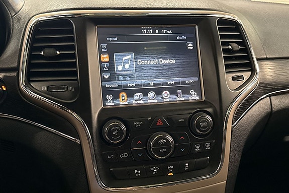 Jeep Grand Cherokee 12 of 25