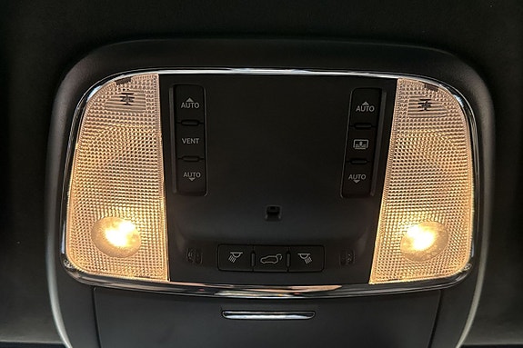 Jeep Grand Cherokee 18 of 25