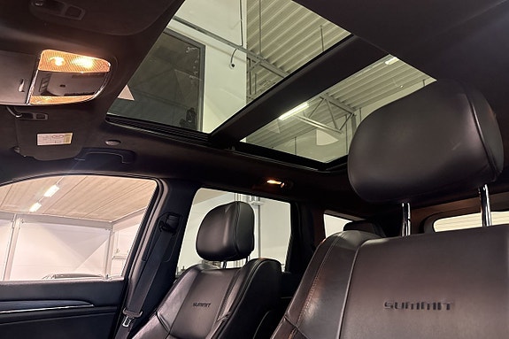 Jeep Grand Cherokee 20 of 25