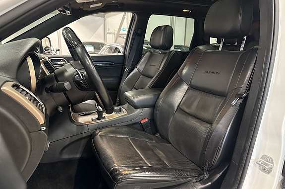 Jeep Grand Cherokee 21 of 25