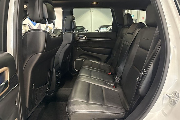 Jeep Grand Cherokee 24 of 25