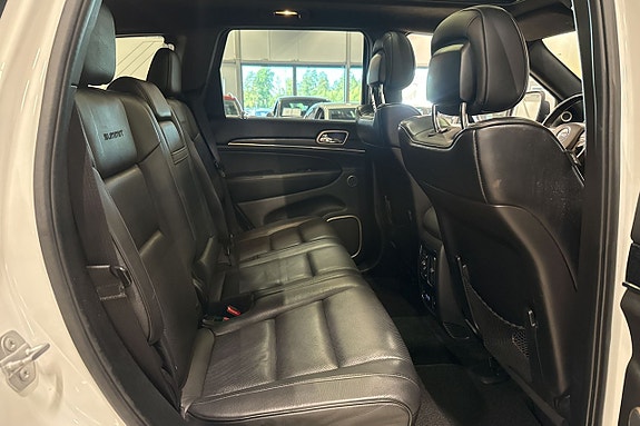 Jeep Grand Cherokee 23 of 25
