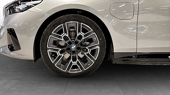BMW 530e 9 of 10