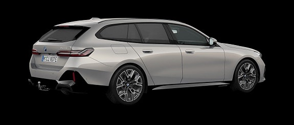 BMW 530e 3 of 5