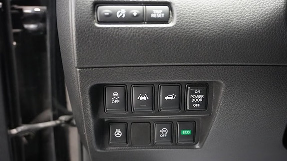 Nissan X-Trail 11 of 13