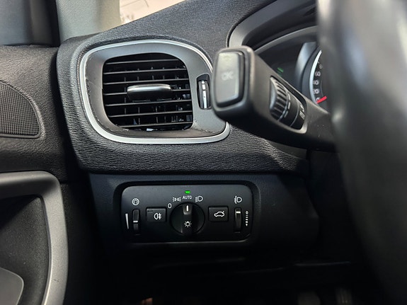 Volvo V40 11 of 22