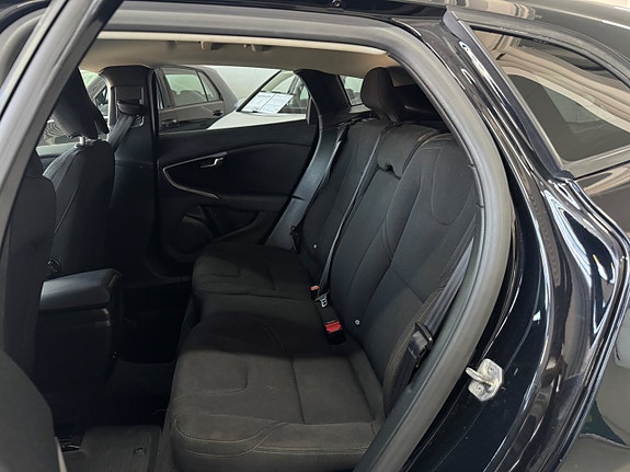 Volvo V40 18 of 22