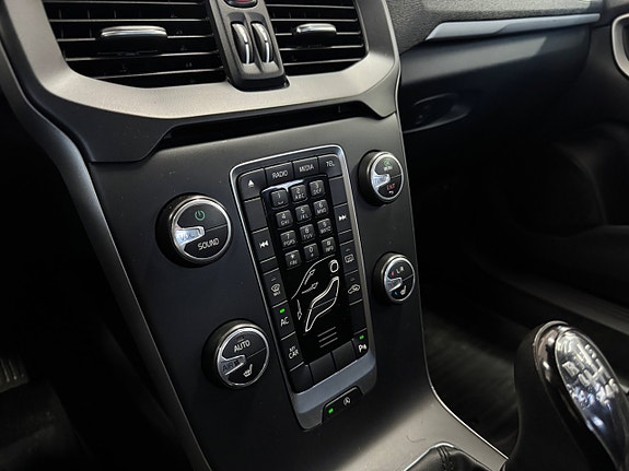 Volvo V40 15 of 22
