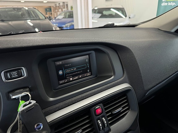 Volvo V40 14 of 22