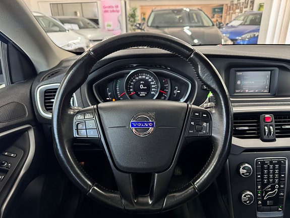 Volvo V40 8 of 22