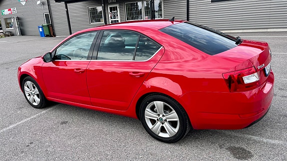 Skoda Octavia 3 of 8