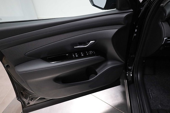 Hyundai Tucson 17 of 28