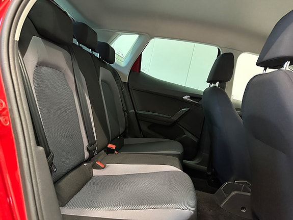Seat Arona 23 of 25