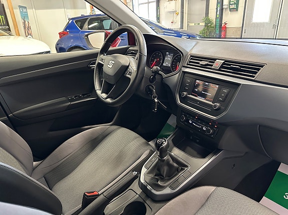 Seat Arona 15 of 25