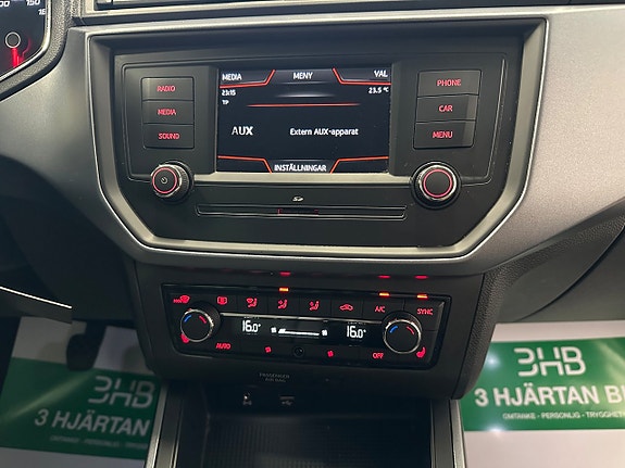 Seat Arona 17 of 25