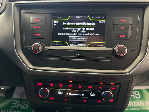 Seat Arona 18 of 25