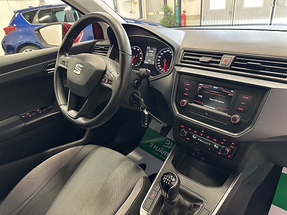Seat Arona 16 of 25