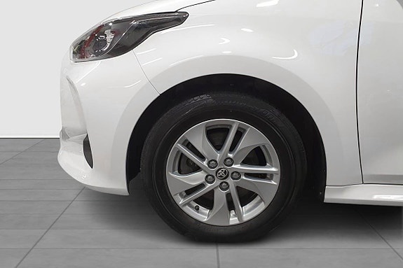 Toyota Yaris 12 of 23