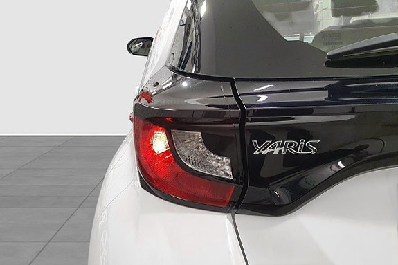 Toyota Yaris 11 of 23