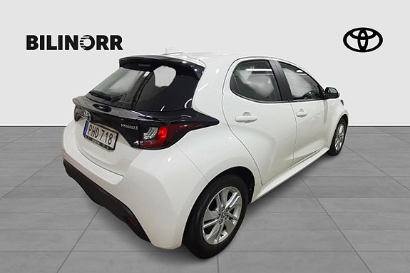 Toyota Yaris 6 of 23