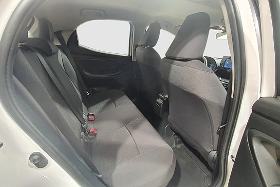 Toyota Yaris 18 of 23