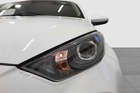 Toyota Yaris 10 of 23