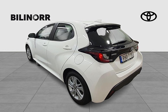 Toyota Yaris 3 of 23