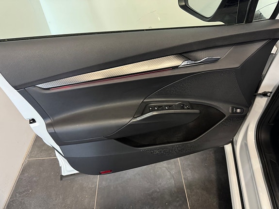 Skoda Enyaq 12 of 28