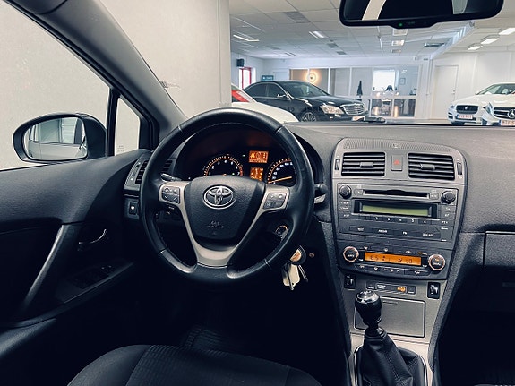 Toyota Avensis 14 of 22