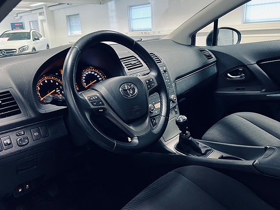 Toyota Avensis 12 of 22