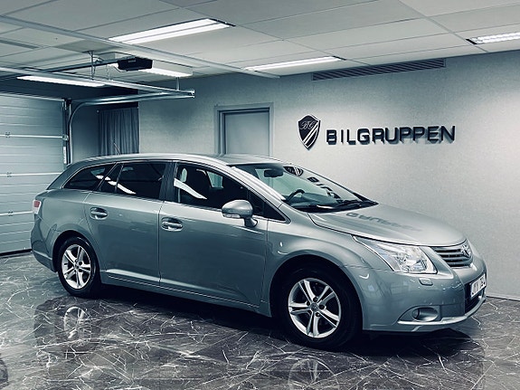 Toyota Avensis 2 of 22