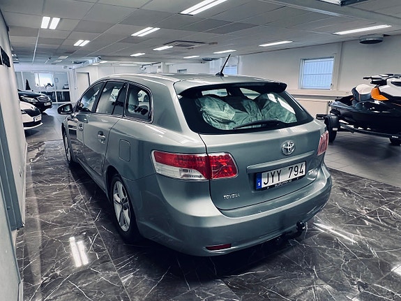 Toyota Avensis 6 of 22