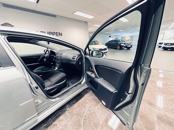 Toyota Avensis 7 of 22