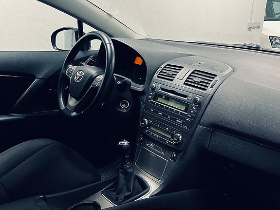 Toyota Avensis 10 of 22