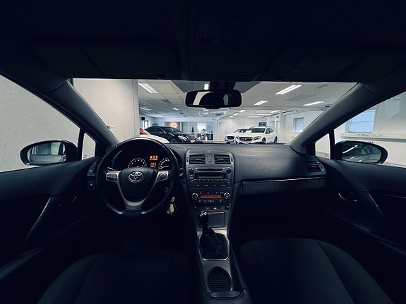 Toyota Avensis 13 of 22