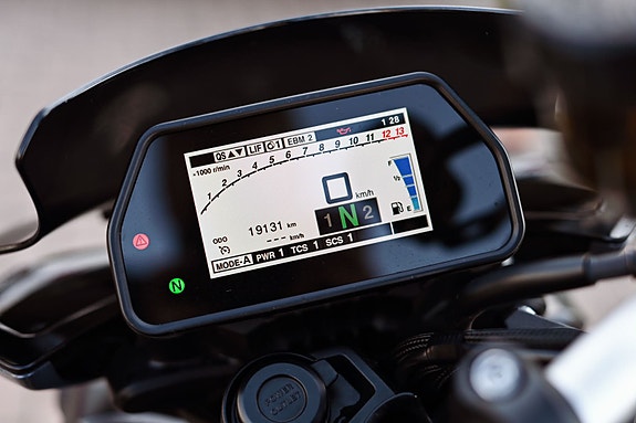 Yamaha MT-10 6 of 10
