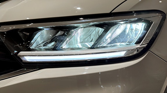 Volkswagen T-Roc 19 of 22