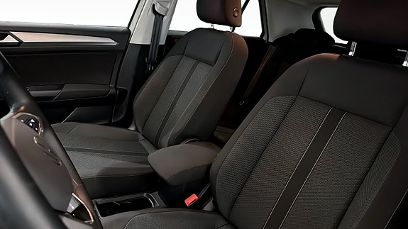 Volkswagen T-Roc 8 of 22